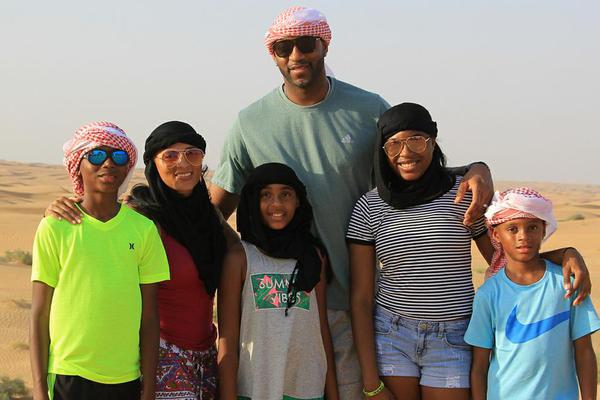 拜仁12轮不败领跑，曼城绝杀鱼腩，巴萨AC米兰登顶