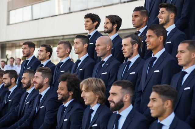 足球报：海港内部鼓励球员放开去打，高层无条件信任穆斯卡特