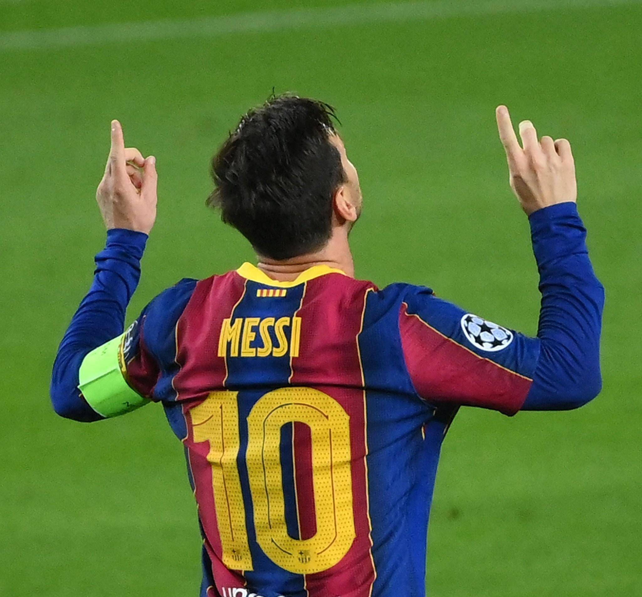 足球曝世界足坛将全面引入AI判罚系统