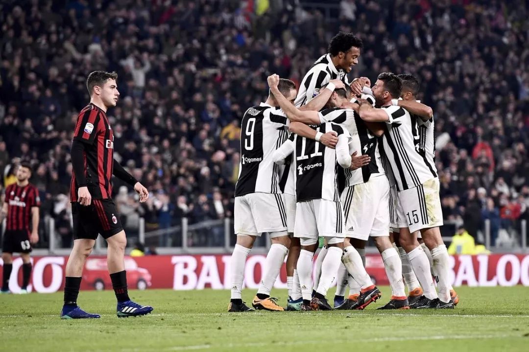 记者：巴萨有人反对买断拉什福德，因他逼抢力度不够&年薪高