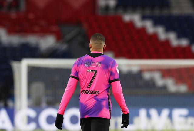 R.I.P.，佛罗伦萨小将理查德森的父亲、前NBA球星迈克尔-理查德森去世