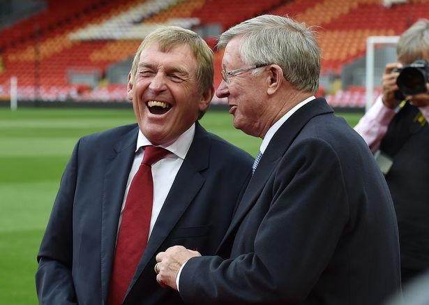 足球国足训练课发生小插曲，球员被逗笑