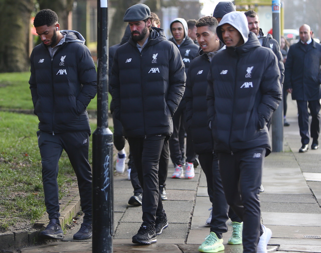 抽象，特朗普晒和C罗踢球的AI生成视频：C罗很聪明也很酷