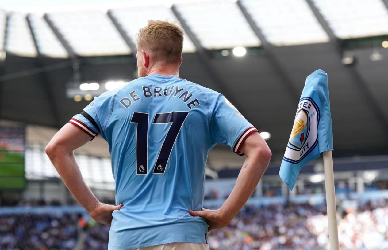 国家德比皇马2-1巴萨5分领跑 近6轮巴萨比皇马多拿9分反超4分